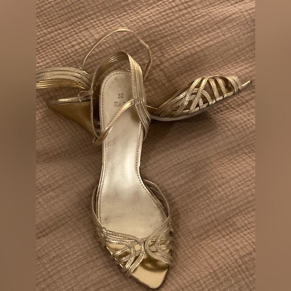 Beautiful gold Zara sandals, european size 38 (US 7-7.5).